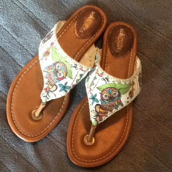sakroots flip flops